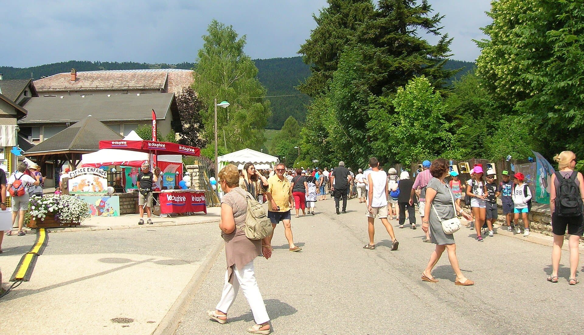 Marché des producteurs lors de la Fête du bleu du Vercors, à Méaudre
